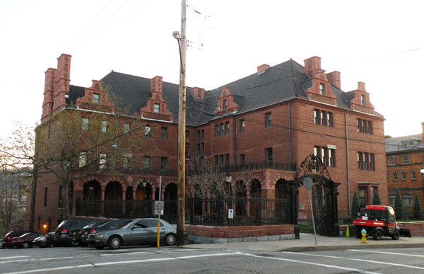 Byers Hall - Wikipedia image by Lee Paxton